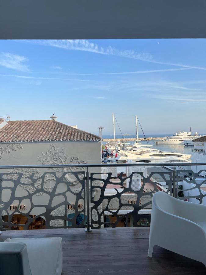 Casa Clock House Banus *