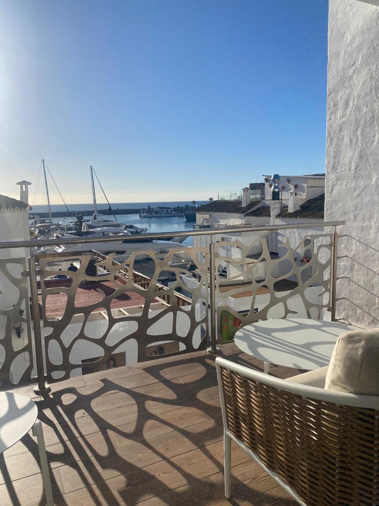 Casa Clock House Banus