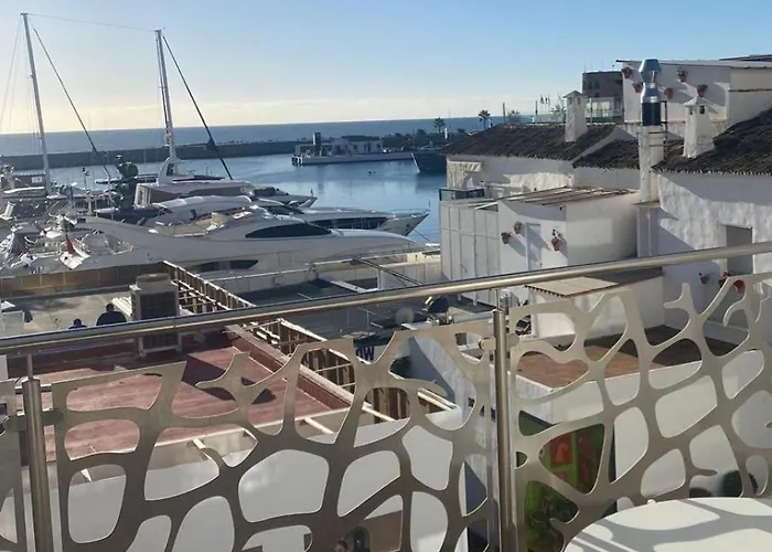 Casa Clock House Banus